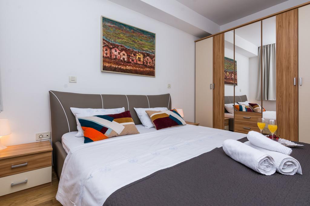 Apartment Arianna Zara Esterno foto